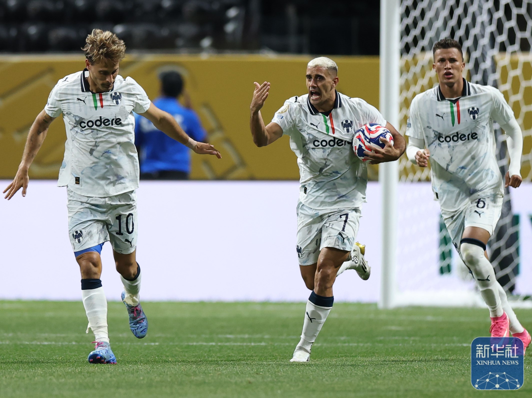 一号娱乐多特蒙德迎国王杯关键赛，转会期临场应变，气氛紧张，临场指挥获称赞的简单介绍