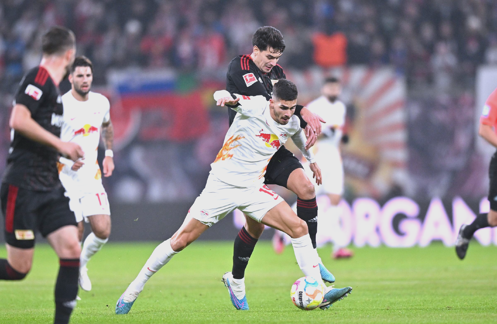 包含今晨意甲焦点战，莱比锡防线松动，震撼外界，细节决定成败的词条